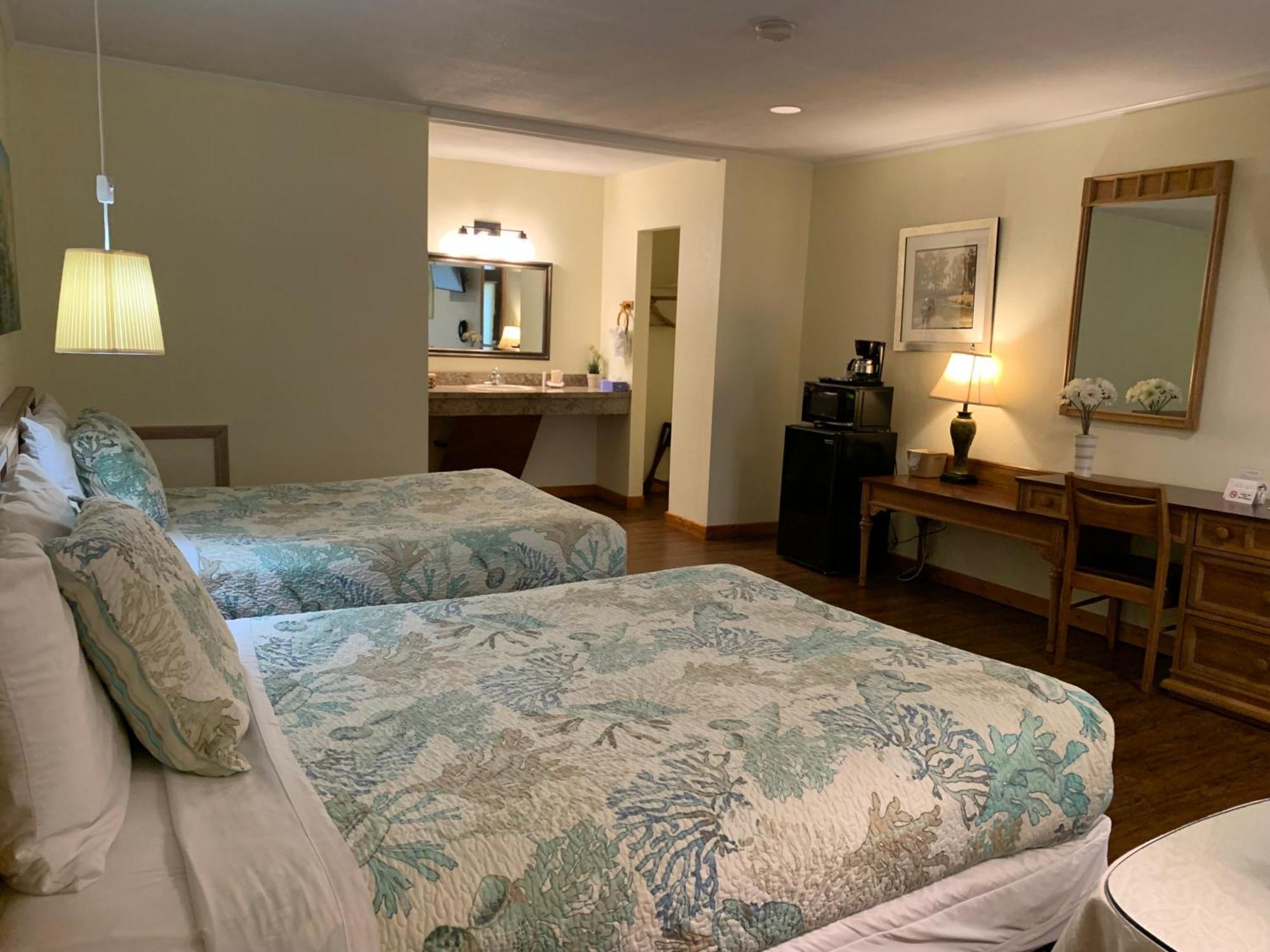 Cape Pines Motel Бакстон Экстерьер фото